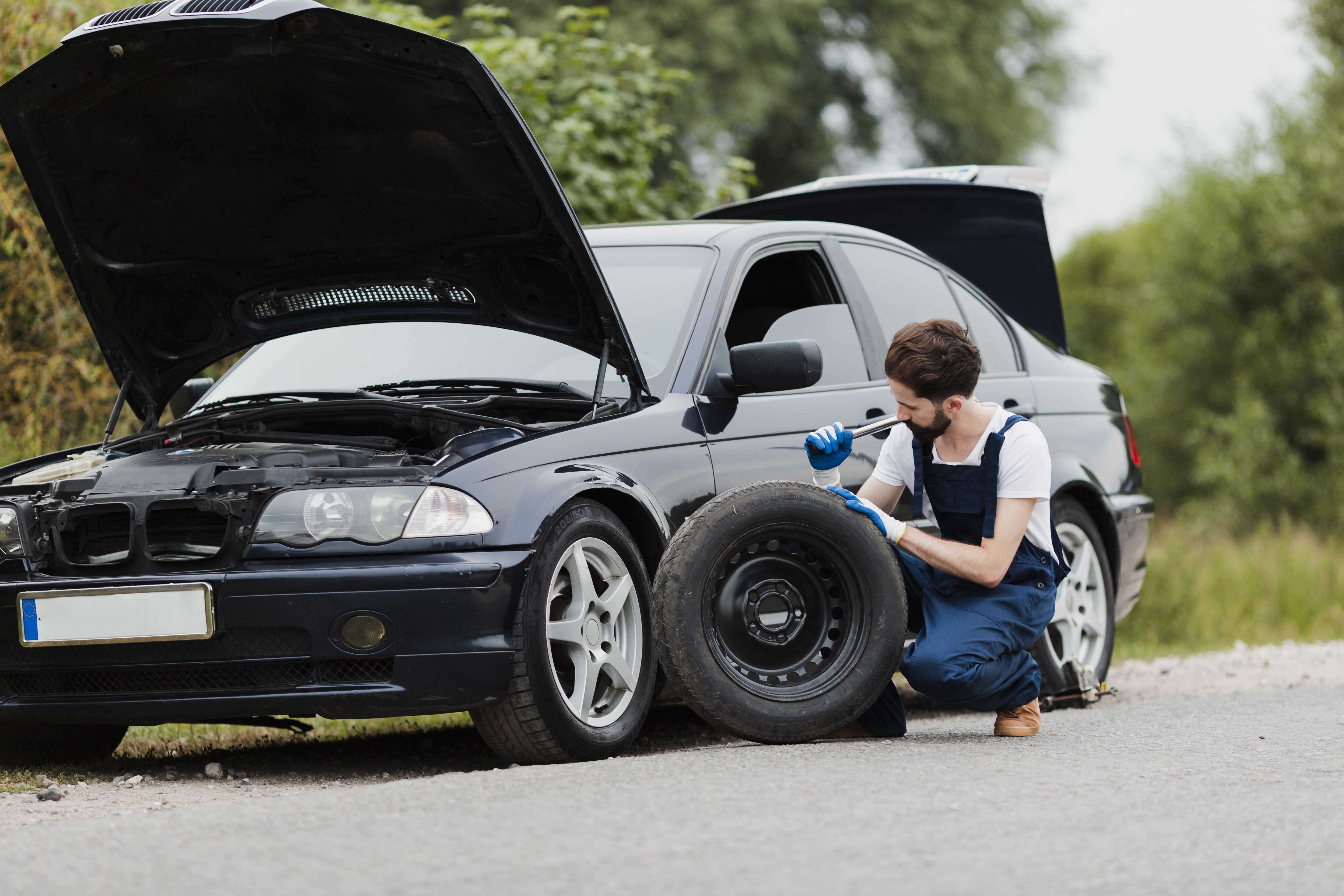 Le rôle du sauvetage automobile et du service mobile de pneus 