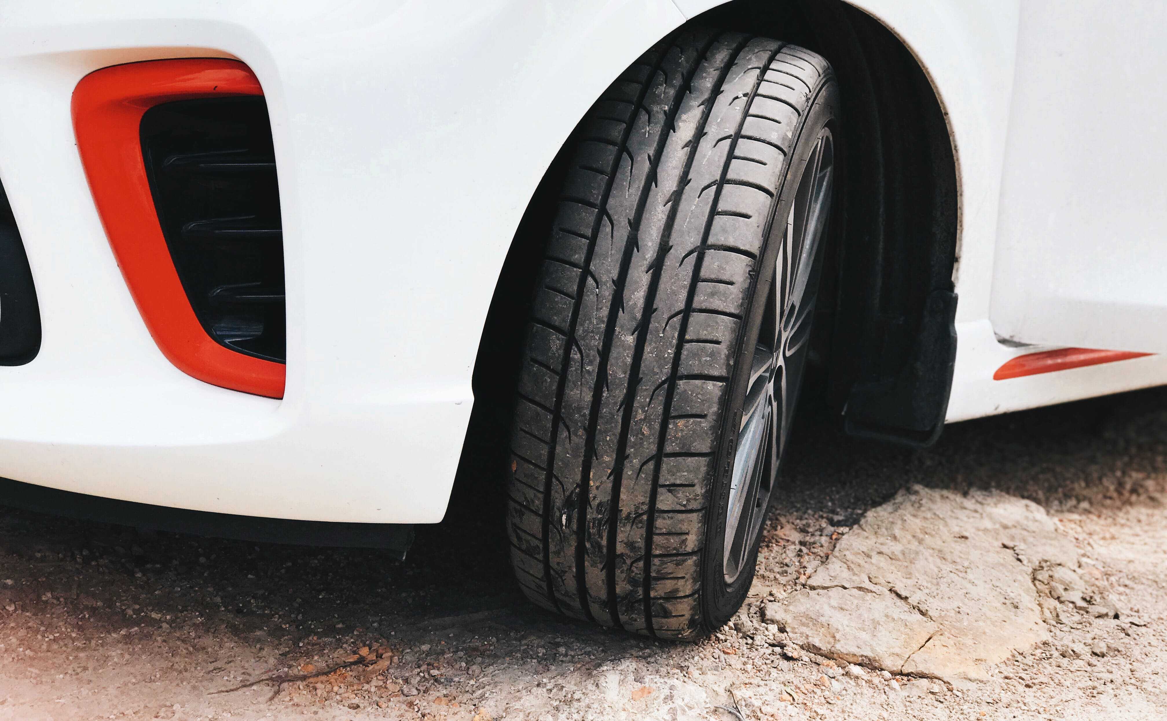 Quick help in the event of a flat tire - Mobile tire service